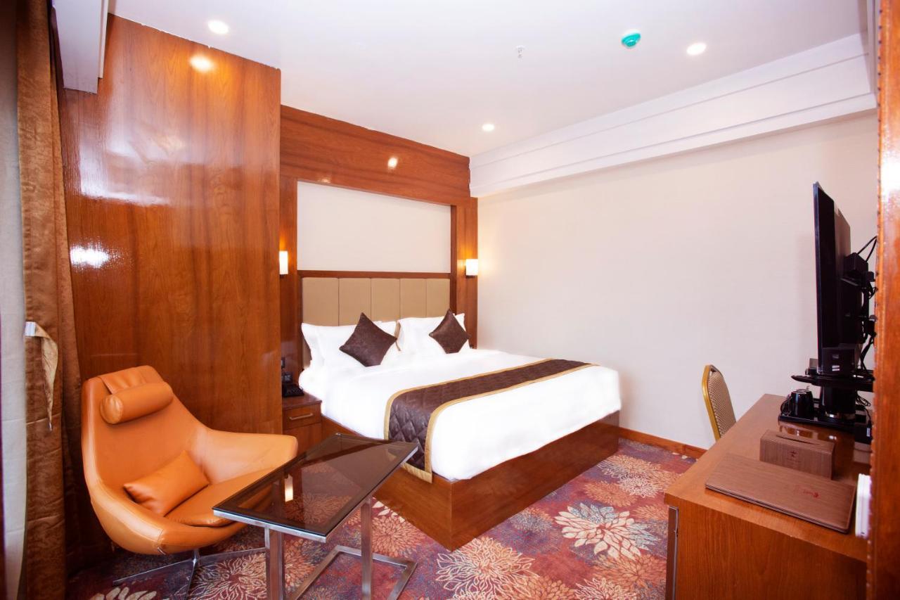 העיר בנגלור Kingston Hotel מראה חיצוני תמונה