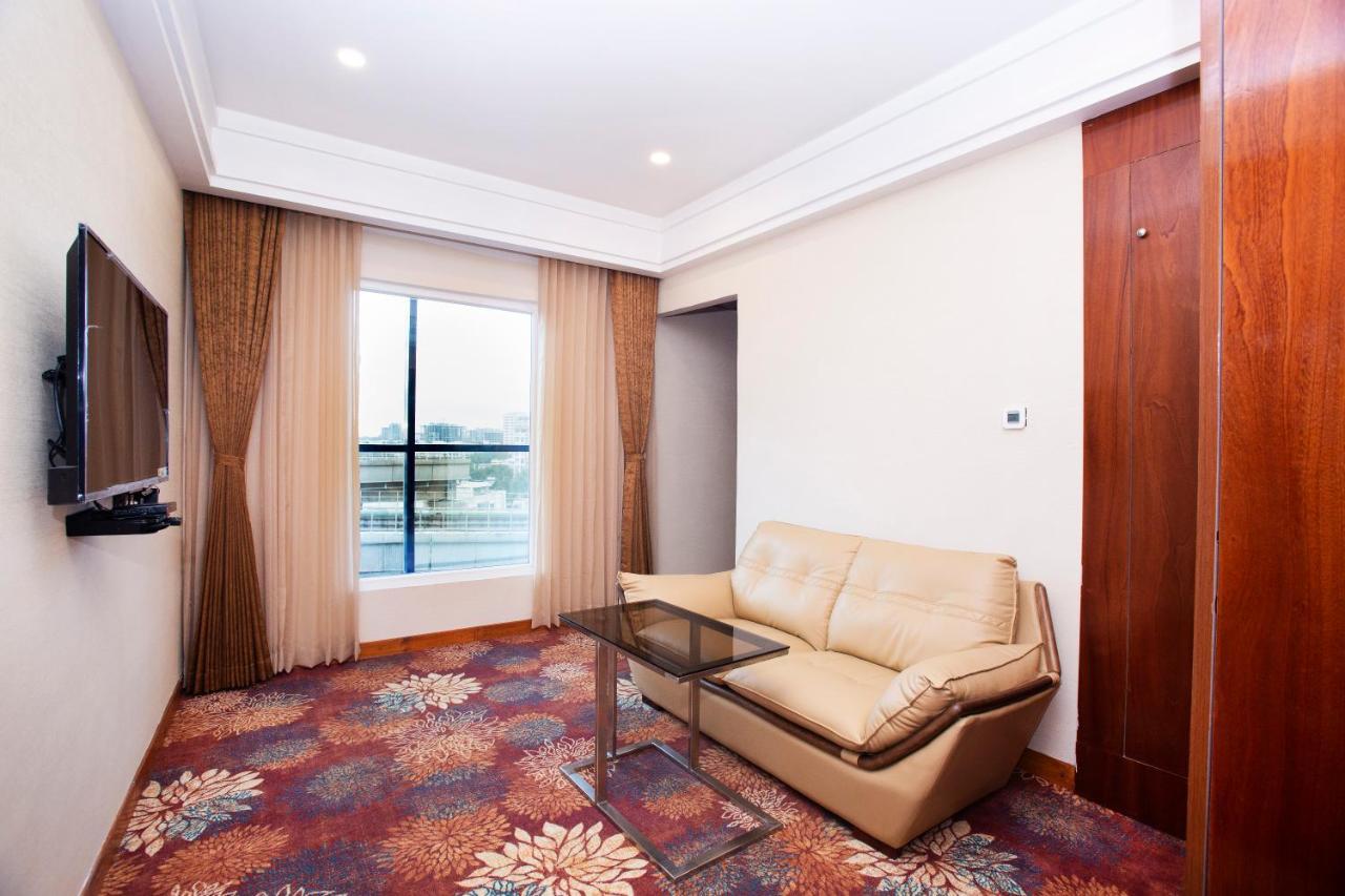 העיר בנגלור Kingston Hotel מראה חיצוני תמונה