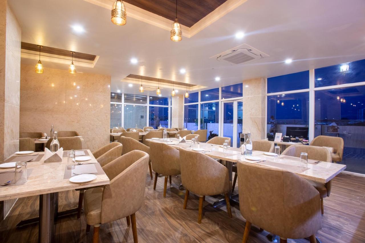העיר בנגלור Kingston Hotel מראה חיצוני תמונה