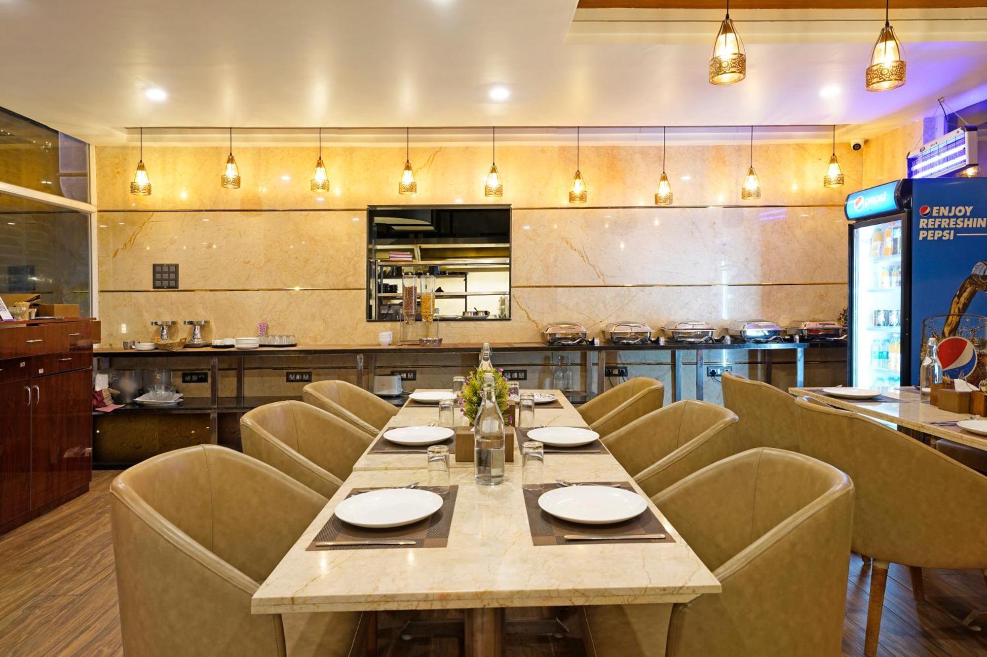 העיר בנגלור Kingston Hotel מראה חיצוני תמונה