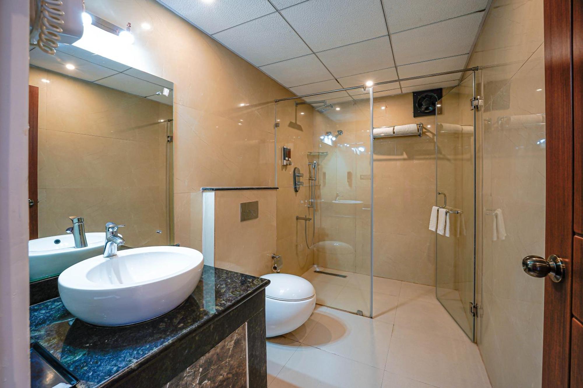 העיר בנגלור Kingston Hotel מראה חיצוני תמונה